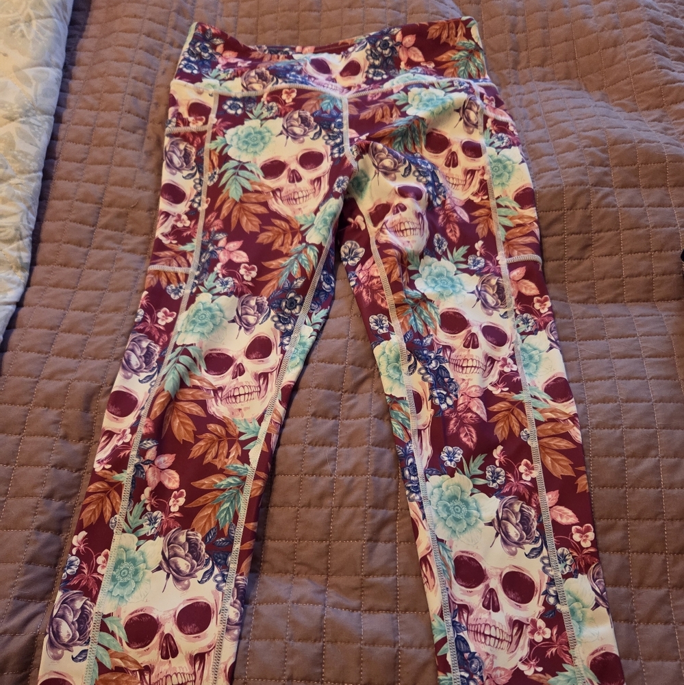CVG Pink Skull Capri Leggings